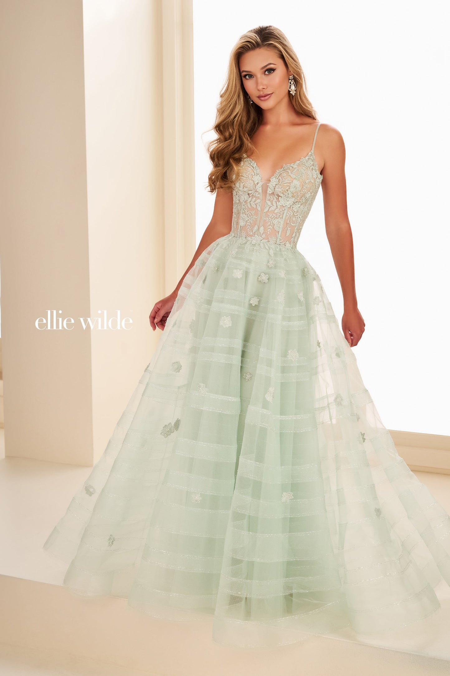 Ellie Wilde 37097