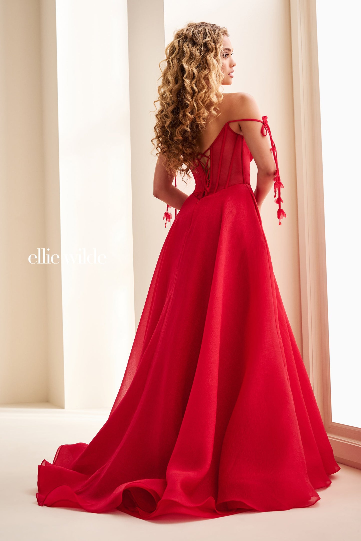 Ellie Wilde 37111