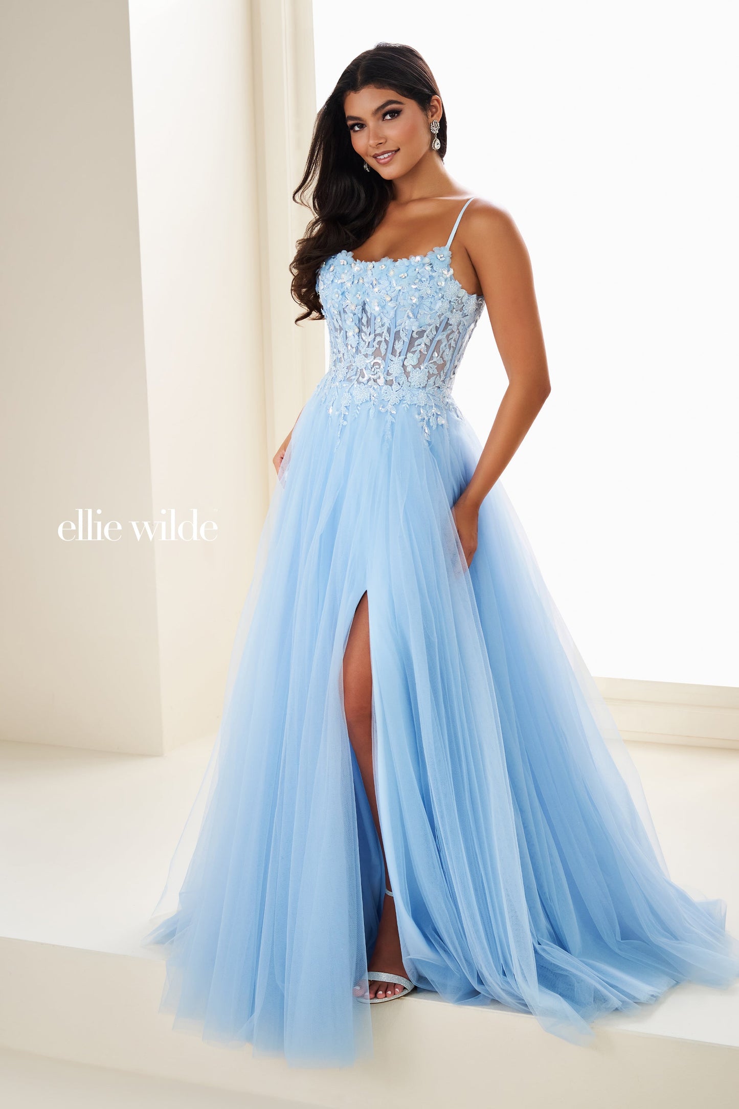 Ellie Wilde 37112